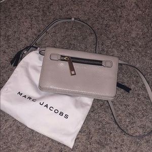 Marc Jacobs Gotham Leather Crossbody Wallet